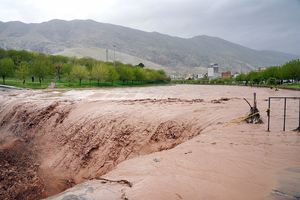 قطع راه ارتباطی ۵ روستای لرستان با طغیان رودخانه «کشکان»